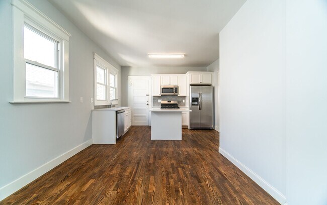 Building Photo - 83 Division St