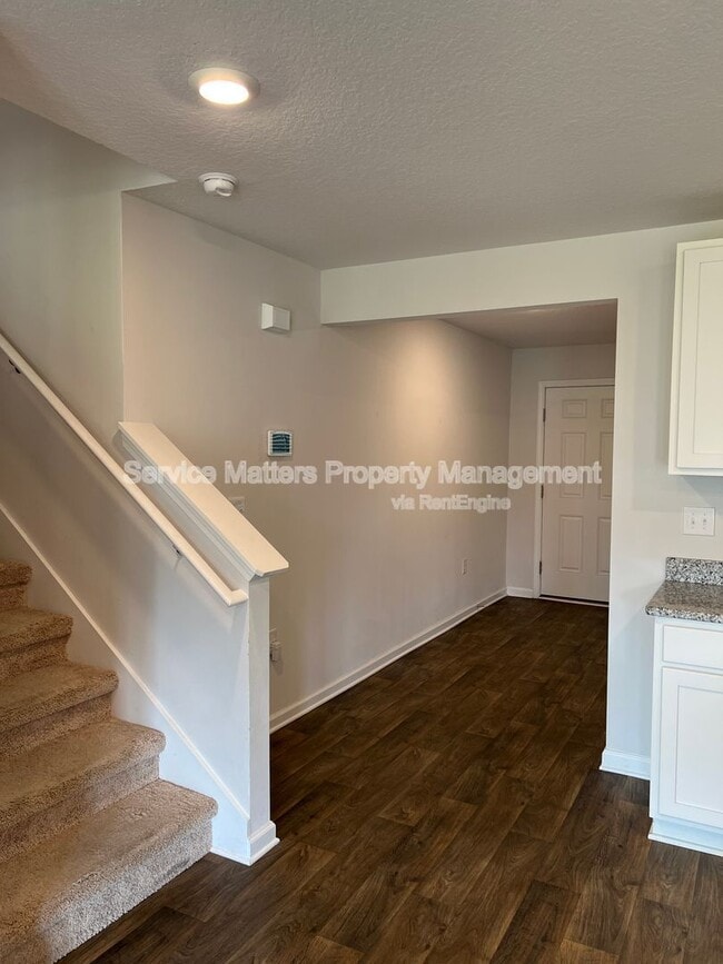 Foto del edificio - 7571 Oak Lake Blvd