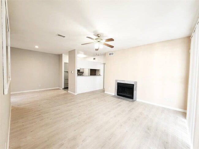 Foto del edificio - 14550 Fonmeadow Dr