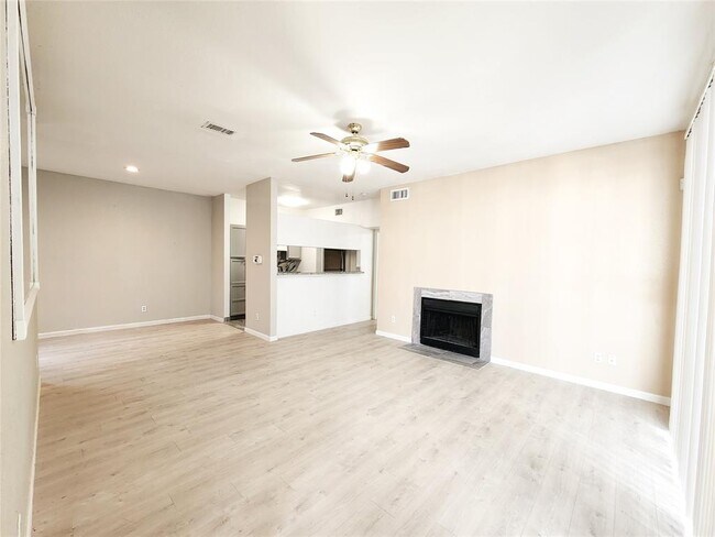 Building Photo - 14550 Fonmeadow Dr