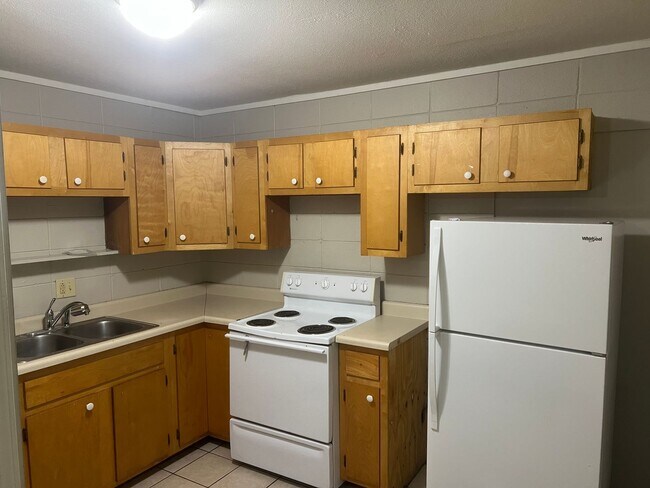Foto del edificio - 2 Bed 1 Bath Duplex