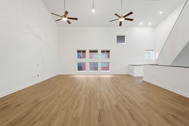 Foto del edificio - 6121 Gehring St