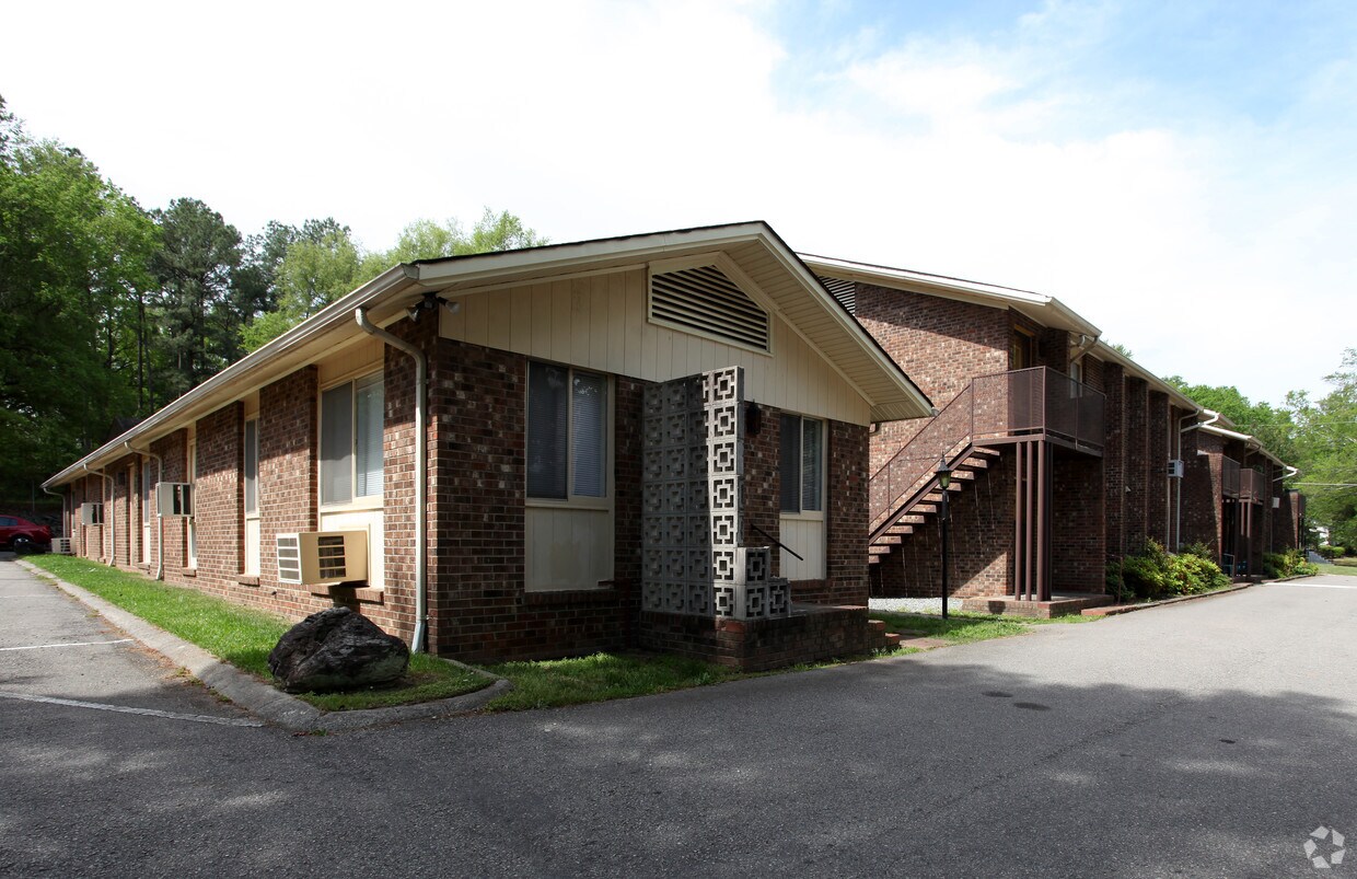 Foto del edificio - 414 Raynor St