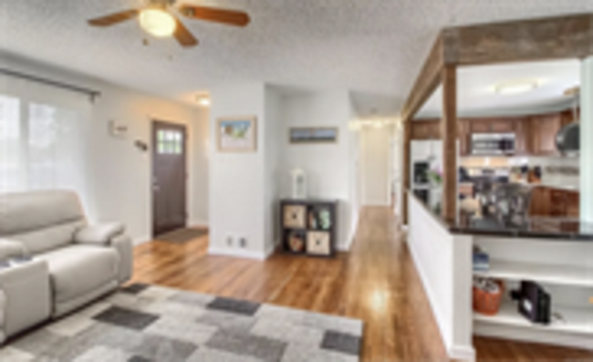 Building Photo - 425 S Harlan St