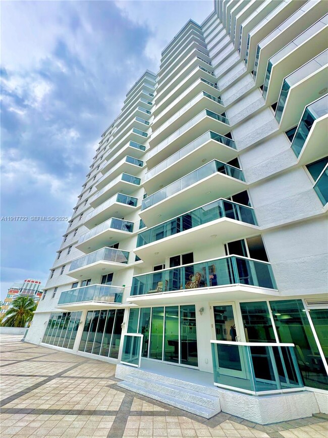 Building Photo - 2401 Collins Ave