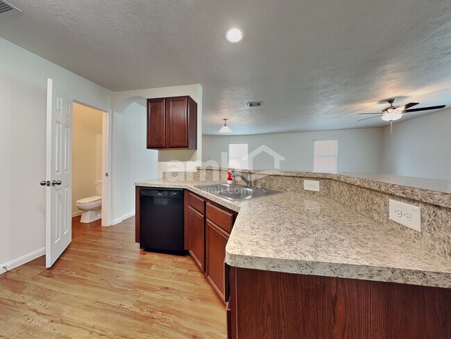 Foto del edificio - 22267 Doubletree Park Dr