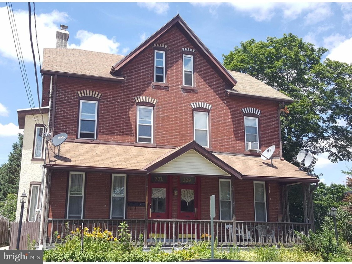 329 Walnut St, Spring City, PA 19475 House Rental in Spring City, PA
