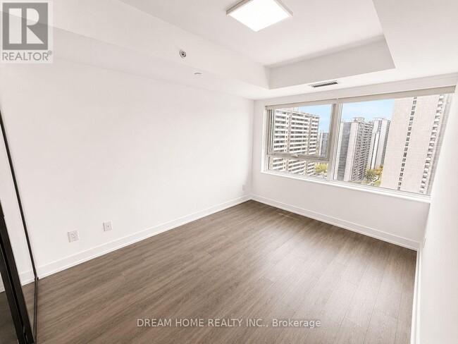 Building Photo - 609 Sherbourne St