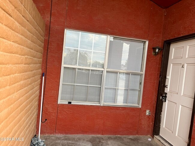 Building Photo - 5524 Oakbriar Cir