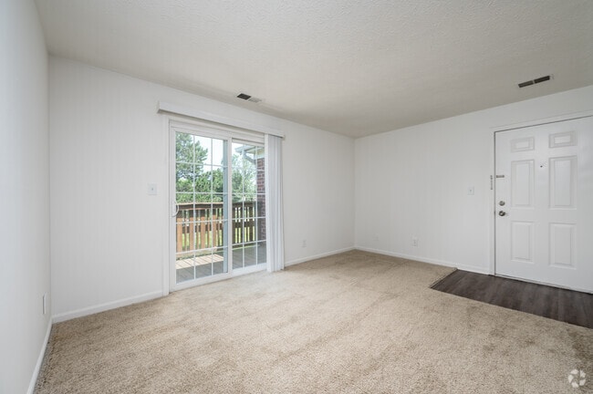 1BR, 1BA - 650SF - Living Room - Loper Commons