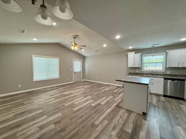 Foto del edificio - 122 Blue Star Ln