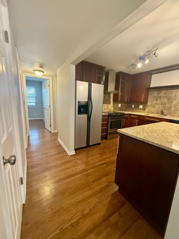 Foto del edificio - 4213 Clark Ave