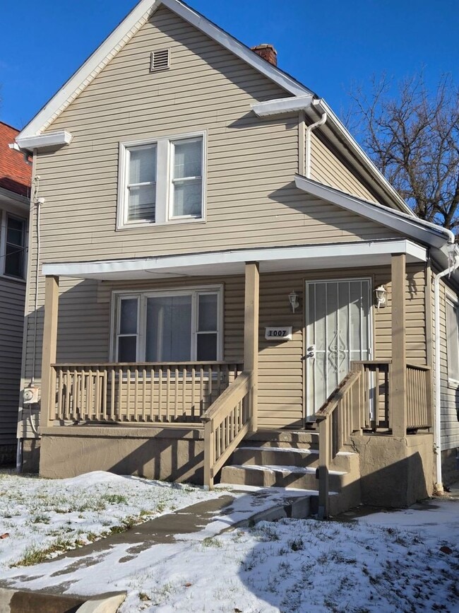 Foto del edificio - Charming 2-Bedroom Property in Prime Location (Section 8 Vouchers Accepted)