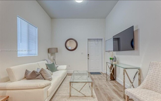 Foto del edificio - 830 SE 14th St