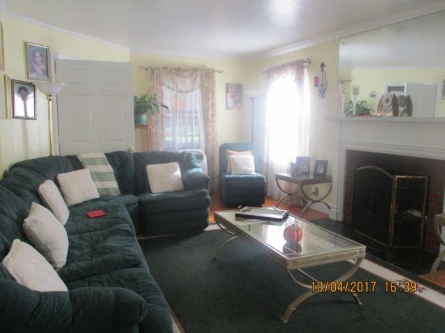 Primary Photo - 160-01 1st St