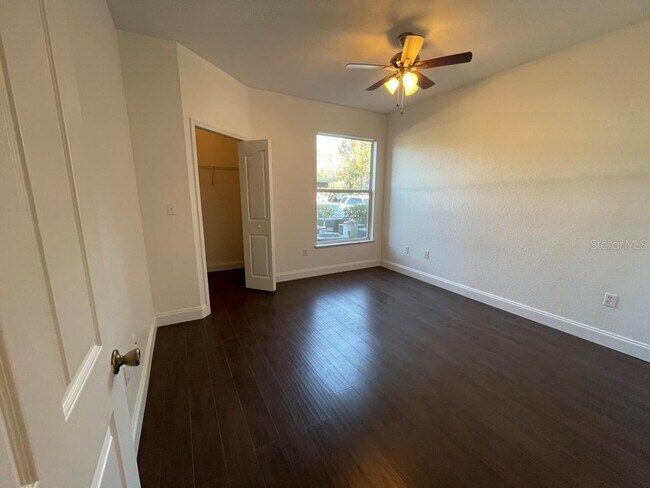 Foto del edificio - 5821 Legacy Crescent Pl