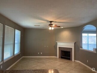 Building Photo - 213 Rolling Springs Ln