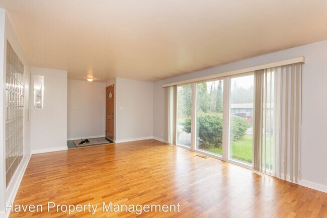 Building Photo - 3 br, 1 bath House - 2217 S 248th St