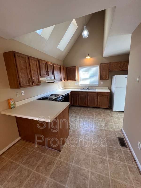 Building Photo - 9024 Arthur Ct