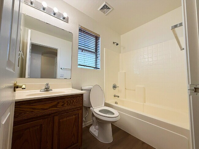 Foto del edificio - Beautiful Goodyear Home in Centerra – Spacious, Stylish & Move-In Ready!