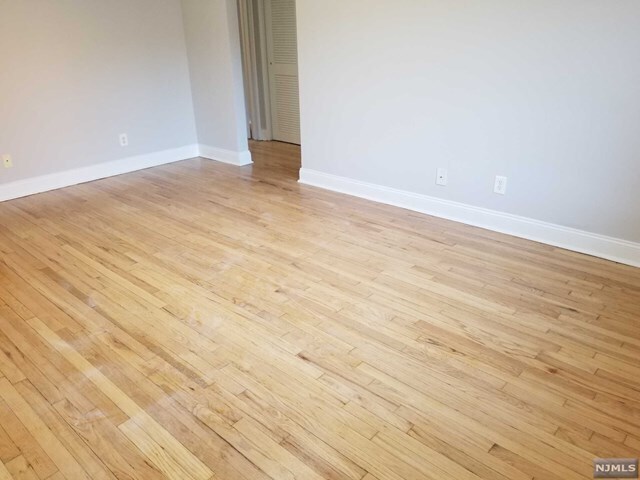 Foto del edificio - 2187 N Central Rd