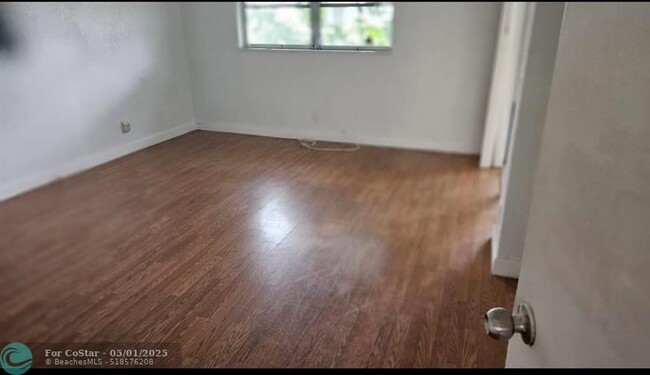 Foto del edificio - 8555 NW 10th St