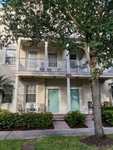 Building Photo - 123 E Royal Palm Cir