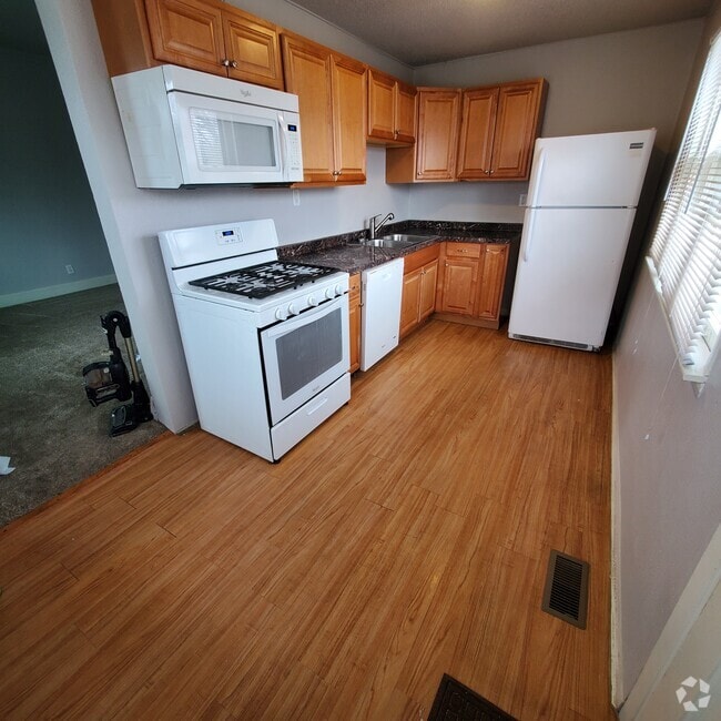KingIrving Park Apartments under 1,500 Des Moines, IA 3 Rentals