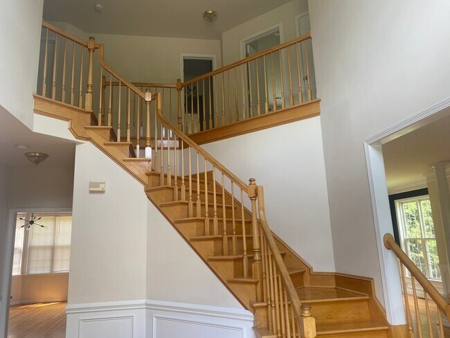 Foto del edificio - 705 Evans Manor Dr