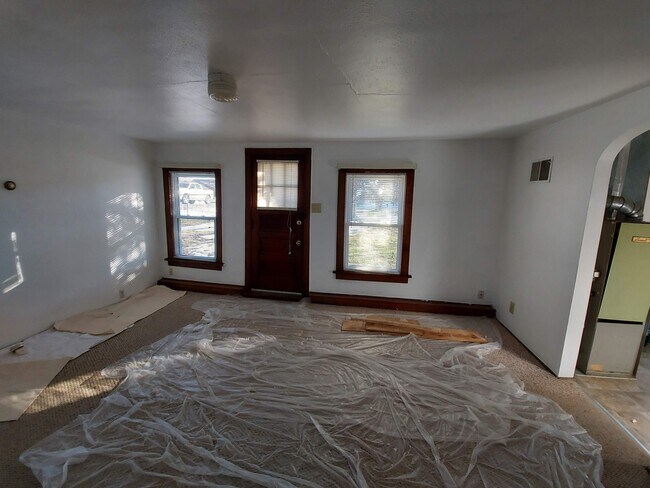 Building Photo - 808 E Holum St