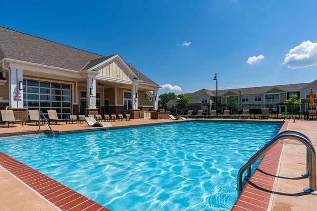 Building Photo - The Vista at South Broadway