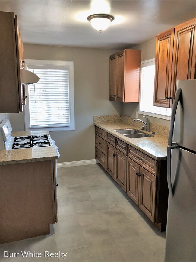 Foto del edificio - 3 br, 1 bath House - 14172 Olive Street