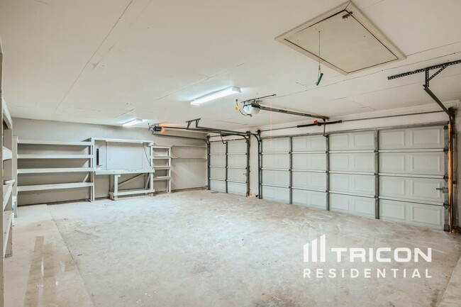 Building Photo - 1140 High Point Dr