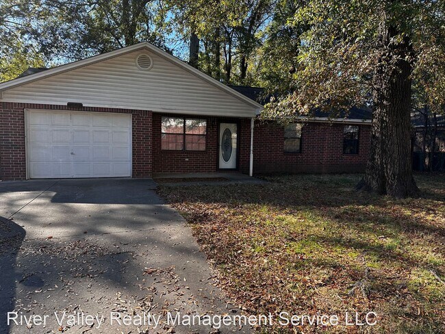 Building Photo - 3 br, 1.5 bath House - 1002 E 22nd St