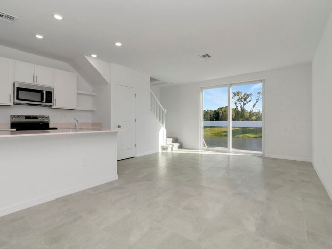 Foto del edificio - Modern New Construction Townhome in Desirable Lakewood Ranch – Up to 1 Month Free