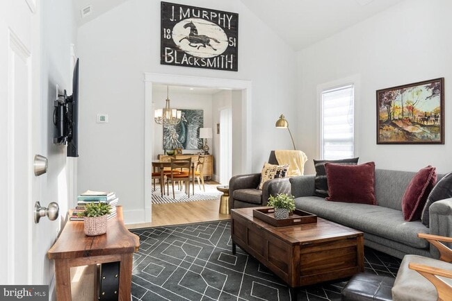 Foto del edificio - 207 Dodson Ave