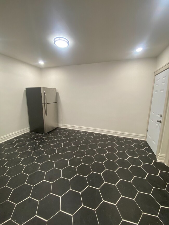 Foto del edificio - 4746 S Grand Blvd