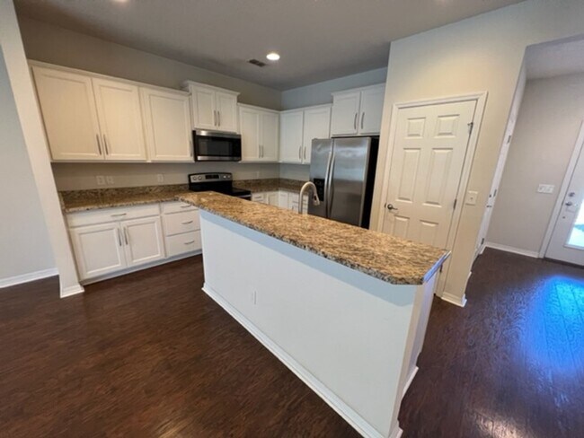 Foto del edificio - Ztp-Bayberry -7003 Butterfly Ct (LEASE ONL...