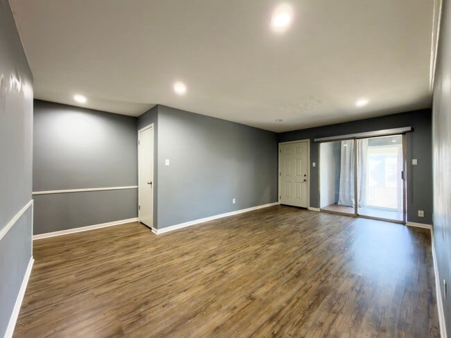 Building Photo - 12633 Memorial Dr