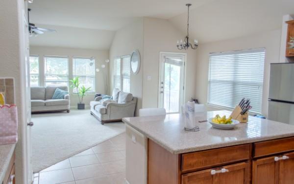 Foto del edificio - 7709 Black Mountain Dr