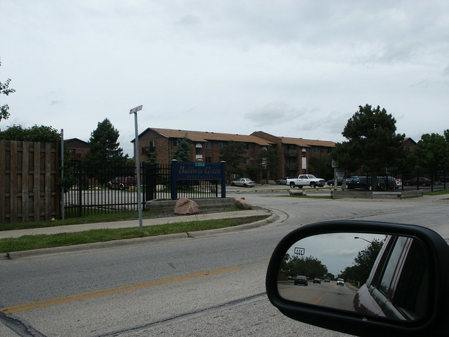 Foto del edificio - 1948-1962 N Green Ln