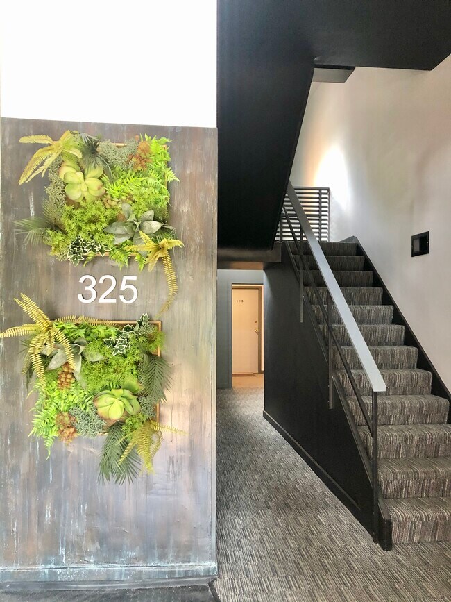 Foto del edificio - 325 S Highland Ave