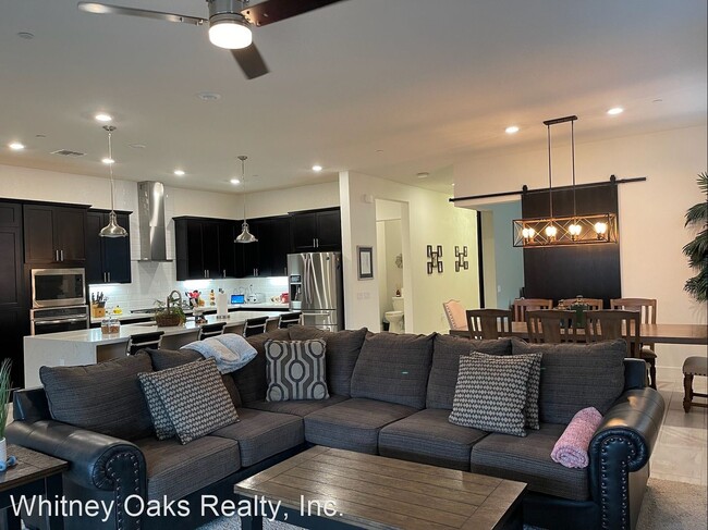 Building Photo - 3 br, 3.5 bath House - 6265 Element Lane