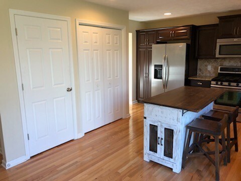 Building Photo - 4 Bedroom, 2 1/2 Bathroom House