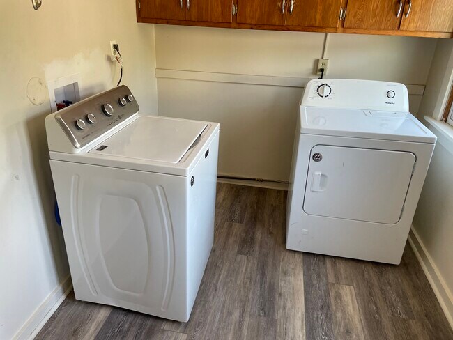 Foto del edificio - 159 Kendall Ave