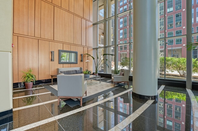 Foto del edificio - 345 N La Salle Dr