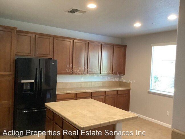 Building Photo - 3 br, 2.5 bath House - 3050 Sierra View Ci...