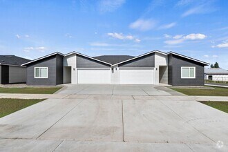 Building Photo - 1715 Selkirk Dr
