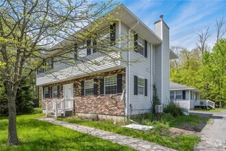 Building Photo - 298 Birchwood Dr N