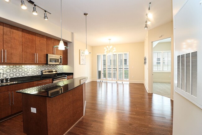 Foto del edificio - (Coming Soon) Piedmont Row Condo!